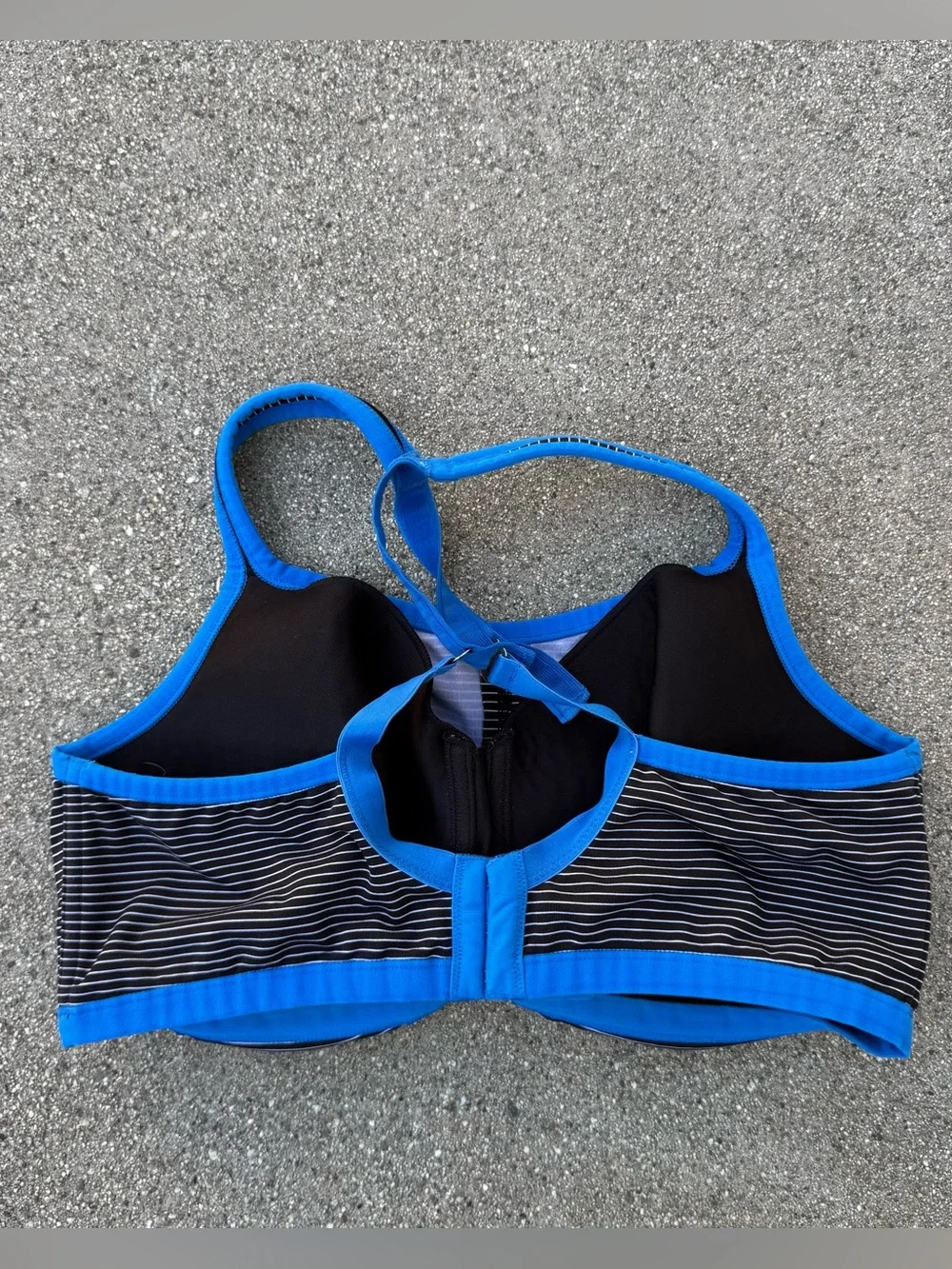Natori Yogi Contour Convertible Sports Bra size 38D preloved striped - Picture 4 of 8